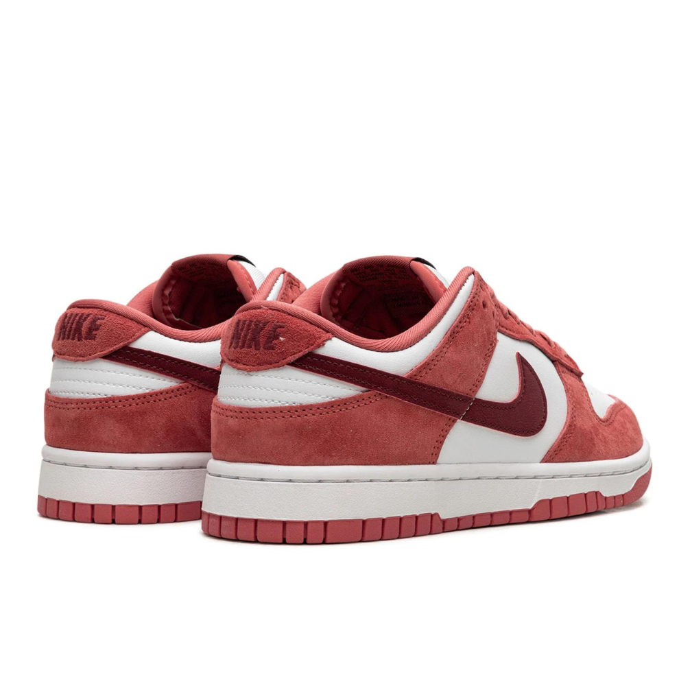 NIKE DUNK LOW WMNS "Valentine's Day"
