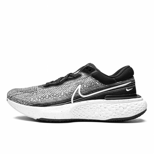 NIKE ZOOMX INVINCIBLE RUN FK "Oreo"